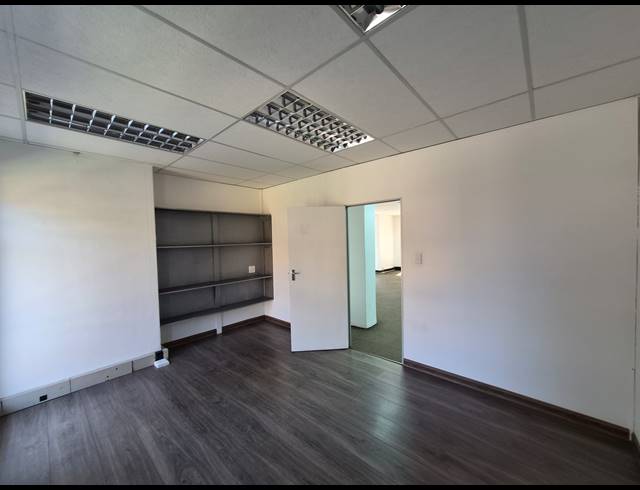 182M² OFFICE TO LET IN KRAMERVILLE